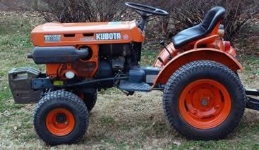 Kubota B5100D-E B6100D-E B7100D Tractor Operators Manual