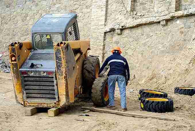 Routine Maintenance Checklist for Skid Loaders