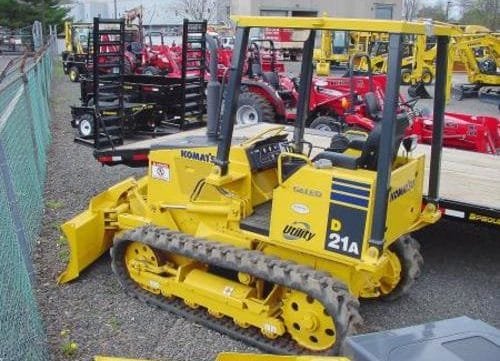 Komatsu D21A-8 D21P-8 Dozer Operation Maintenance Manual 1 Komatsu D21A-8 D21P-8 Dozer Operation Maintenance Manual