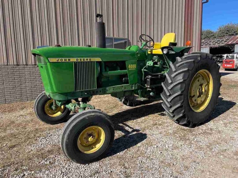 John Deere 4010 and 4020 Tractors Service Manual (sm2039)
