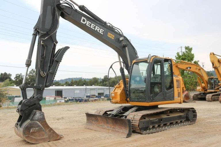 John Deere 135D RTS Excavator Operation and Test Manual TM10742