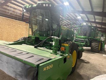 John Deere 215 Self-Propelled Windrower Operator's Manual