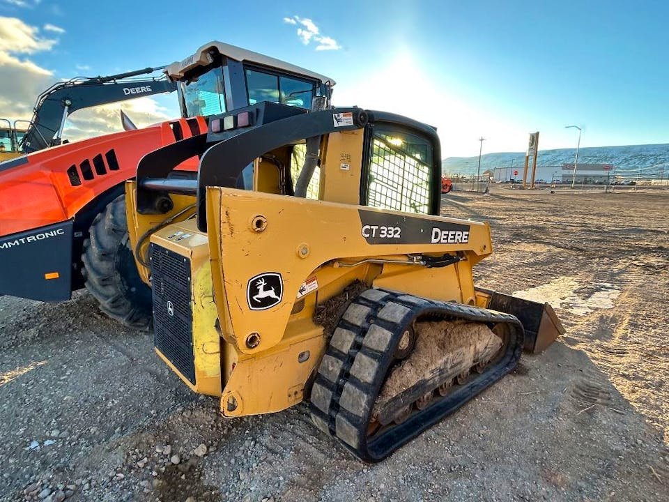 John Deere 332 Skid Steer Loader, CT332 Track Repair Manual John Deere 332 Skid Steer Loader, CT332 Track Repair Manual