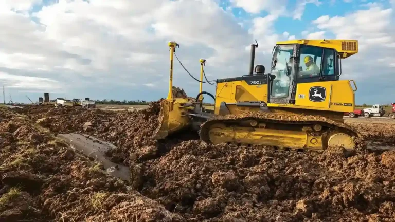John Deere 750J Crawler Dozer Operation and Test Manual TM10293